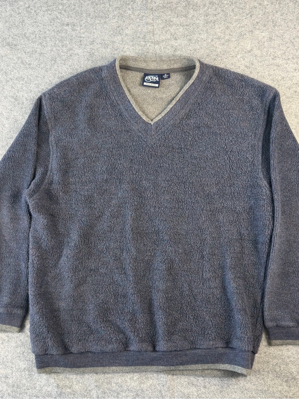AKWA Men’s M Fleece V‑Neck Pullover Gray Blue Made in USA Vintage